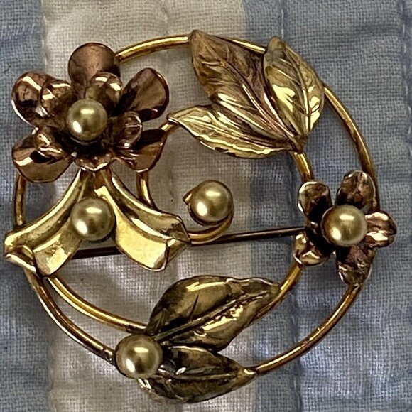 Vintage Signed Barclay Circle Wreath Brooch Pin Faux Seed‎ Pearl Gold Tone 1.5" - Picture 16 of 16
